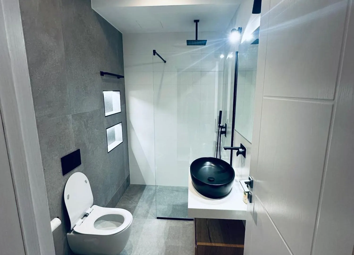 Vlora Central Loft 0*, Vlore